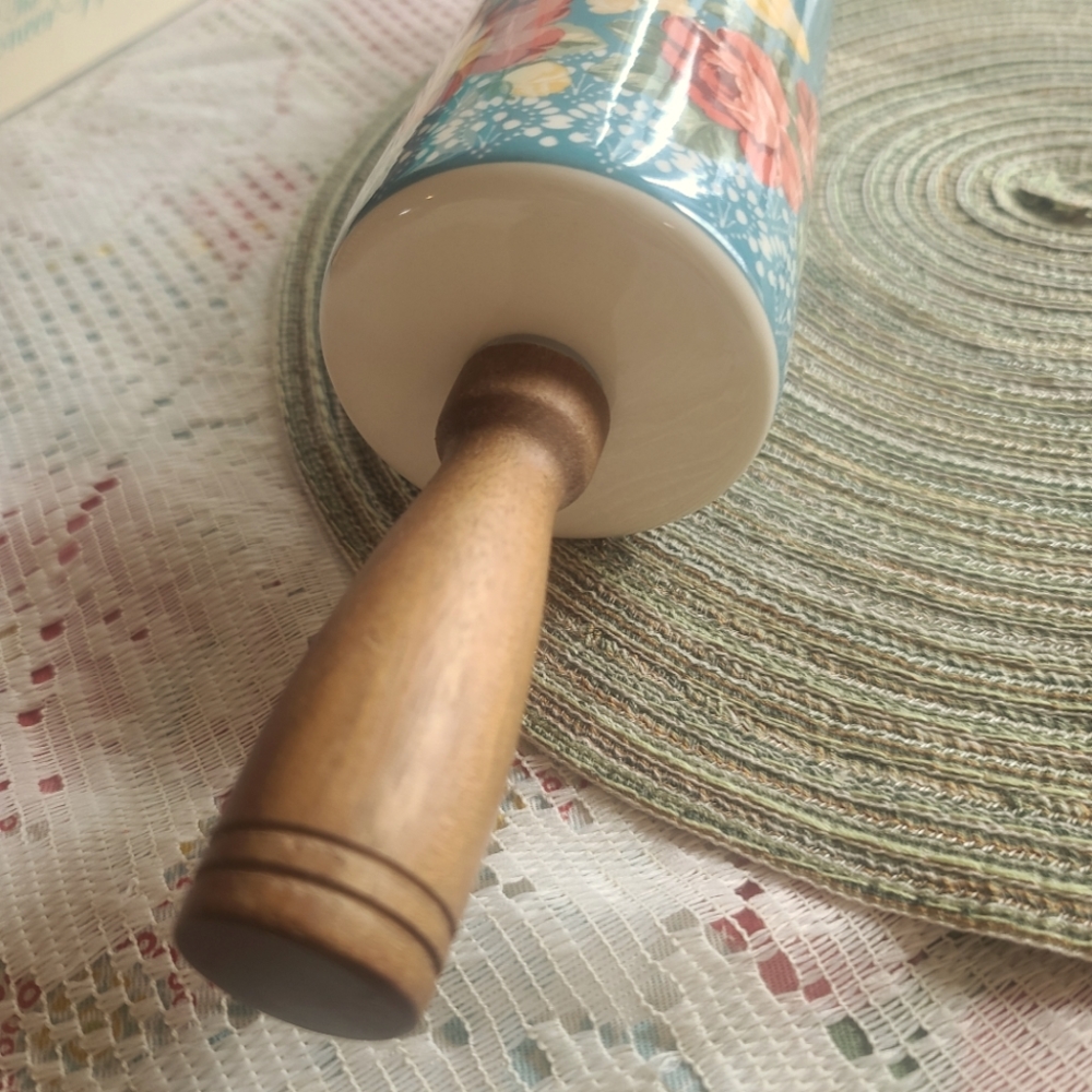 Pioneer Woman Vintage Floral Rolling Pin